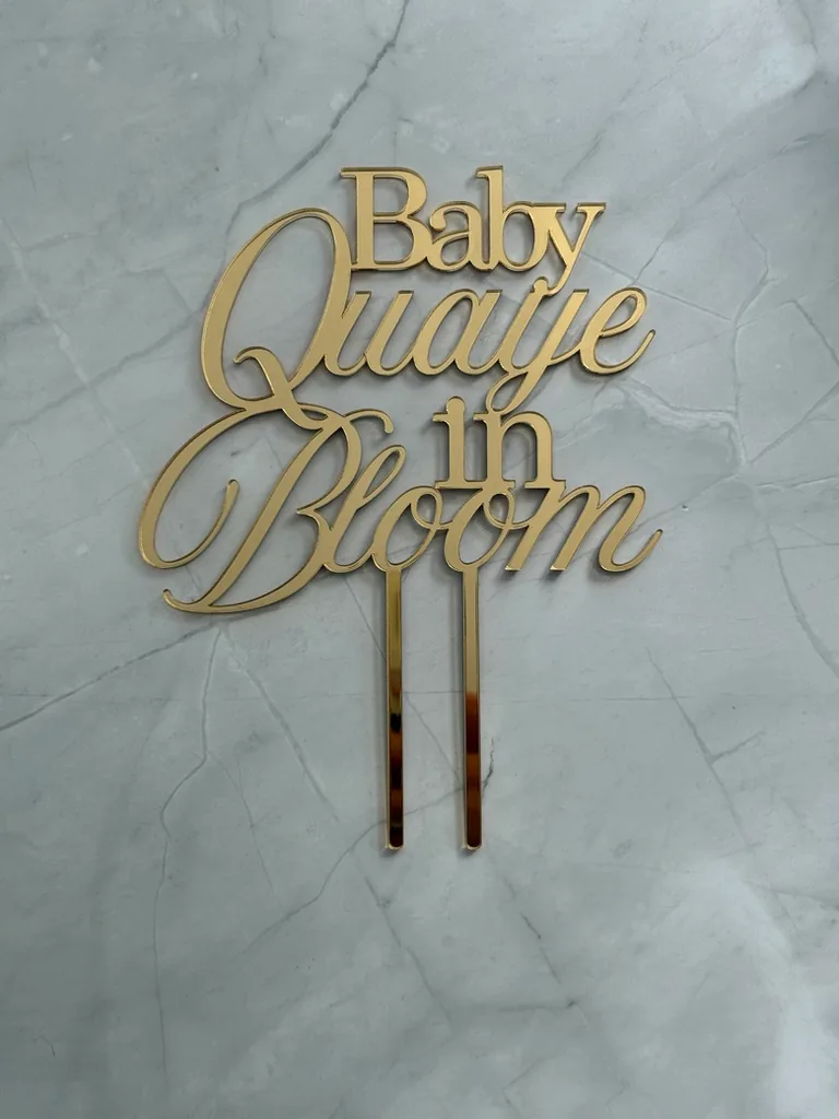 Gold mirror Baby Quaye in Bloom topper on spikes